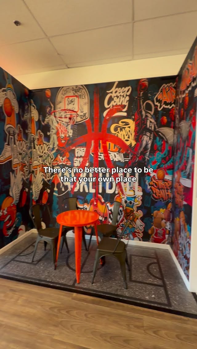 When you build something with you heart, you feel at home everyday.
Come to visit us, 5 min from Disneyworld , the only viral selfie bar in town!!