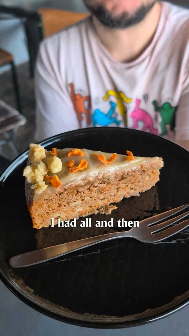 I nostri sentimenti per la carrot cake 💘
Non è mai abbastanza!
La torta di carote e mandorle rimane in menù solo per aprile, provala e facci sapere cosa ne pensi ✨
📍 Ludo pub Nox&Hop 🍔 eat 🍺 drink 🎲 play