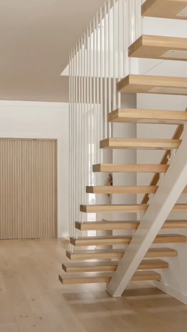 Crafted to ground the space.
.
▪️Colour: Tinge Oak
▪️Collection: 15mm Engineered Oak
▪️Format: 1900mm x 190mm x 15mm
▪️Install: Direct Glue Down
▪️Supply & Install: @imperialflooringaustralia
▪️Project: Mali Beach House
📍 Bulli Beach
.
Imperial Flooring Australia®️
.
www.imperialflooringaustralia.com.au�
.
📱 1300 676 176
📧 info@imperialflooringaustralia.com.au
📍 HQ + Showroom: 1 Kennedy Ave, Yallah
📍 Distribution Centres: Sydney | Wollongong | Melbourne