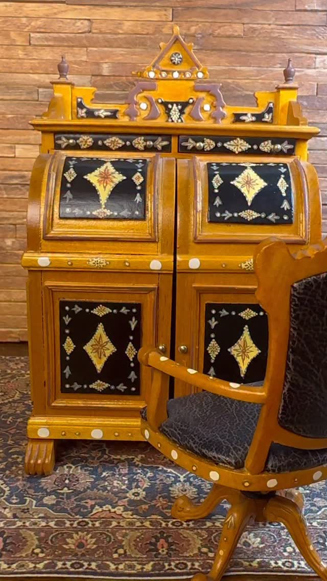 This is a 1:12 scale Wooten desk and upholstered, matching swivel chair, which is part of my latest estate auction happening now in my eBay store, there’s a link in my bio to shop now, the sale ends this Sunday during the 7pm ET hour. Be sure to sign up for my newsletter updates so you have the latest information on my sales and event events! These pieces were wildly popular during the Victorian era and now one in small scale can be yours to add to your miniatures obsession, I mean collection! #dollhouse #desk #victorian