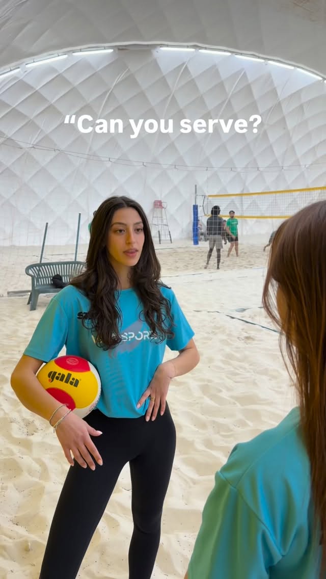 Serving always 💅🏼💅🏼💅🏼
#beachvolleyball #vivasports #prague #praguesports #expatsinprague
