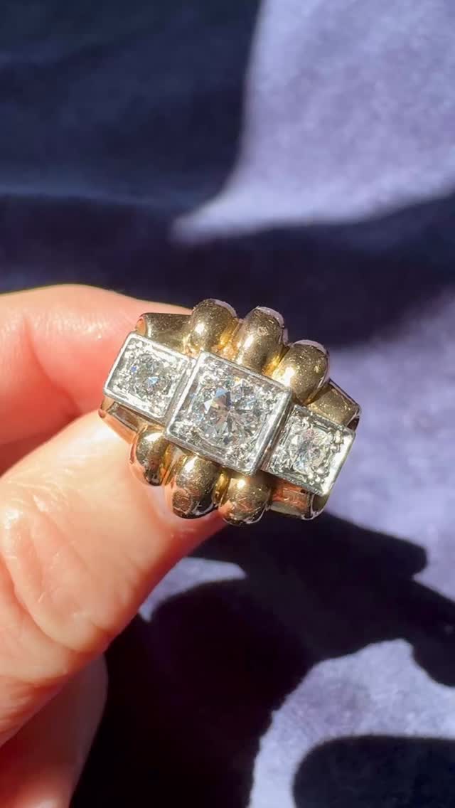 Fabulous mid century diamond cocktail ring in rich 18 carat gold circa 1940
#antiquejewelryaddiction #ringoftheday #artdeco #engagementring #vintagestyle