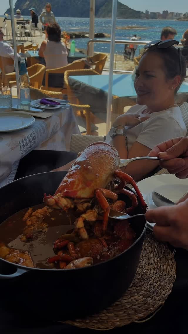 Sabor a mar, frente al mediterráneo.
Nuestros arroces no se explican, se prueban
#benissa #coralbeach #foodie #restaurant #marisco