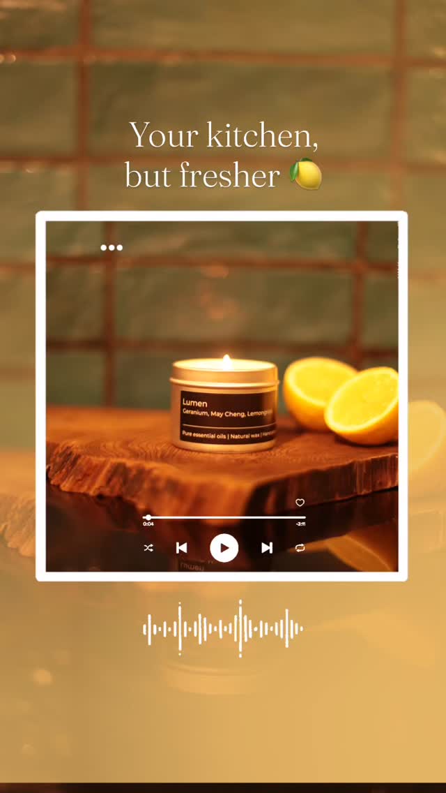 This scent just works in a kitchen.
Lumen - an all-natural candle blended with essential oils to gently refresh your space.
Hand-poured, small batch, and designed to complement (not overpower) your kitchen.
Available online - link in bio 🍋
#kitchenstyling #naturalhomefragrance #essentialoilcandles #nosynthetics #naturalcandles