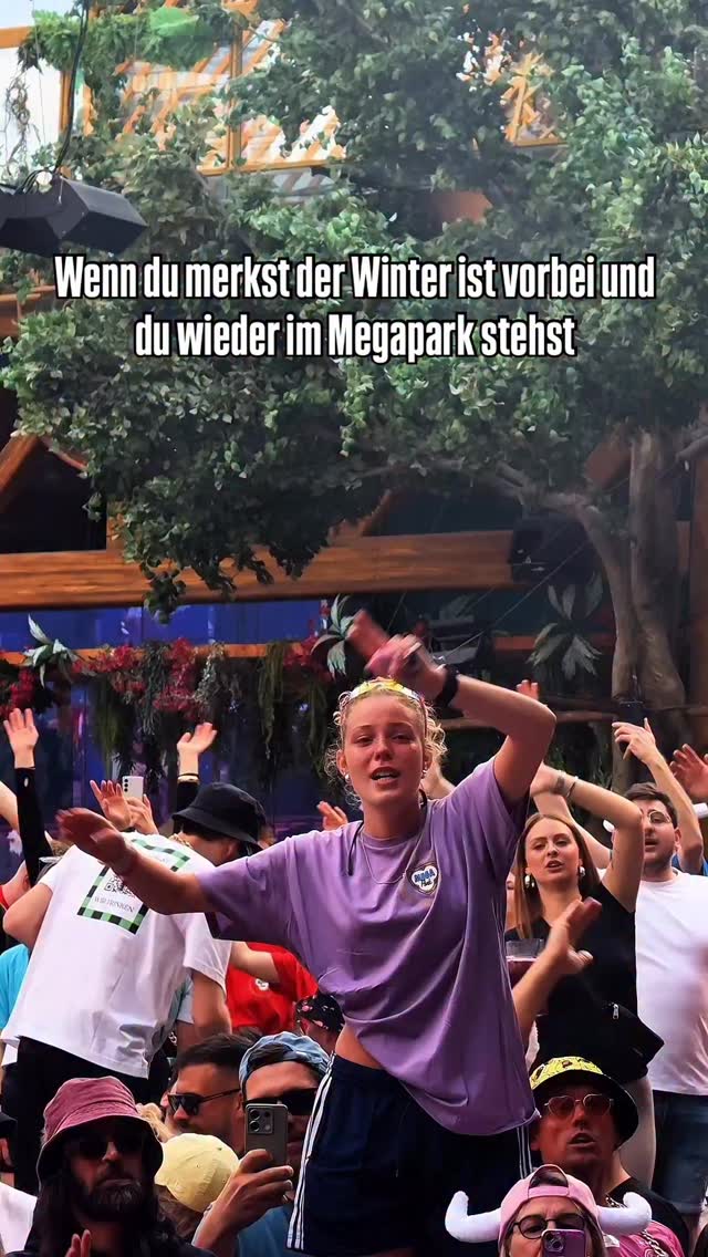 Die neue Saison hat noch nicht einmal richtig begonnen und schon fließen die ersten Tränen beim ersten Auftritt von Lorenz Büffel im Megapark wird schnell klar dieser Ort ist mehr als nur eine Party. Der Megapark ist ein Ort voller Emotionen. Hier ist es egal, wer du bist oder was du hast. Hier geht es darum, gemeinsam das Leben zu feiern und unvergessliche Geschichten zu schreiben Geschichten, die man niemals vergisst.
____
#megapark #ifeelmega #opening #unitedpartypeople