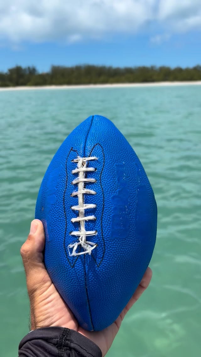 🏈 American football?
⛵ On boats, we call it Bahamian Sailball! 🇧🇸
One of the best ways for beginners to learn:
• Boat handling
• Racing rules
• Teamwork
• And a perfect intro to team racing
⸻
⚡ How it works
Two teams, two starting lines (your “end zones”).
Ball in the middle.
On the whistle → GO!
• Sail to the ball and pick it up
• Touchdown = cross the other team’s start line with the ball
Optional: add a 1-minute reach start for extra chaos 😄
⸻
🧠 Rules (this is where learning happens)
• Normal sailing rules apply
(port/starboard, windward/leeward, mark-room style thinking)
• You MUST say “protest!” if there’s contact or a foul
• If penalized → drop the ball
• You can only hold the ball 5–10 seconds
→ on the whistle: pass or drop it
⸻
🎯 Why it’s so good
• Fast decisions
• Tactical thinking
• Constant communication
• Everyone is involved
👉 The weaker team starts on starboard — so strategy matters from second one.
⸻
🔥 Bottom line
Fun, chaotic, and one of the best drills to actually understand racing rules while playing.
Yes, flat water and light conditions also helps a lot!
⸻
💬 Got other sailing games that work?
Tag @makethemsailors and share your favorite — let’s build a library of ideas for kids everywhere 🌍