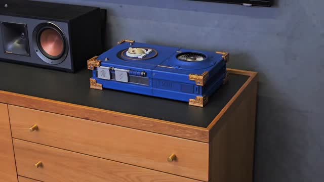 More WIP on my PS5 Slim faceplate 👀 gonna sell the 3D file once I finish everything up. Still lots of painting left—definitely one for people who like painting minis 🎨