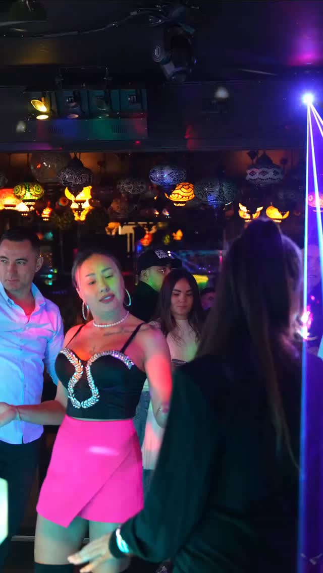 Your weekend plans… sorted. ✨
Live DJ setting the vibe, belly dancer bringing the energy, cocktails flowing and a dance floor full of unforgettable moments…
This is how weekends feel at Tuck In.
Come for the atmosphere, stay for the night. 💃🥂