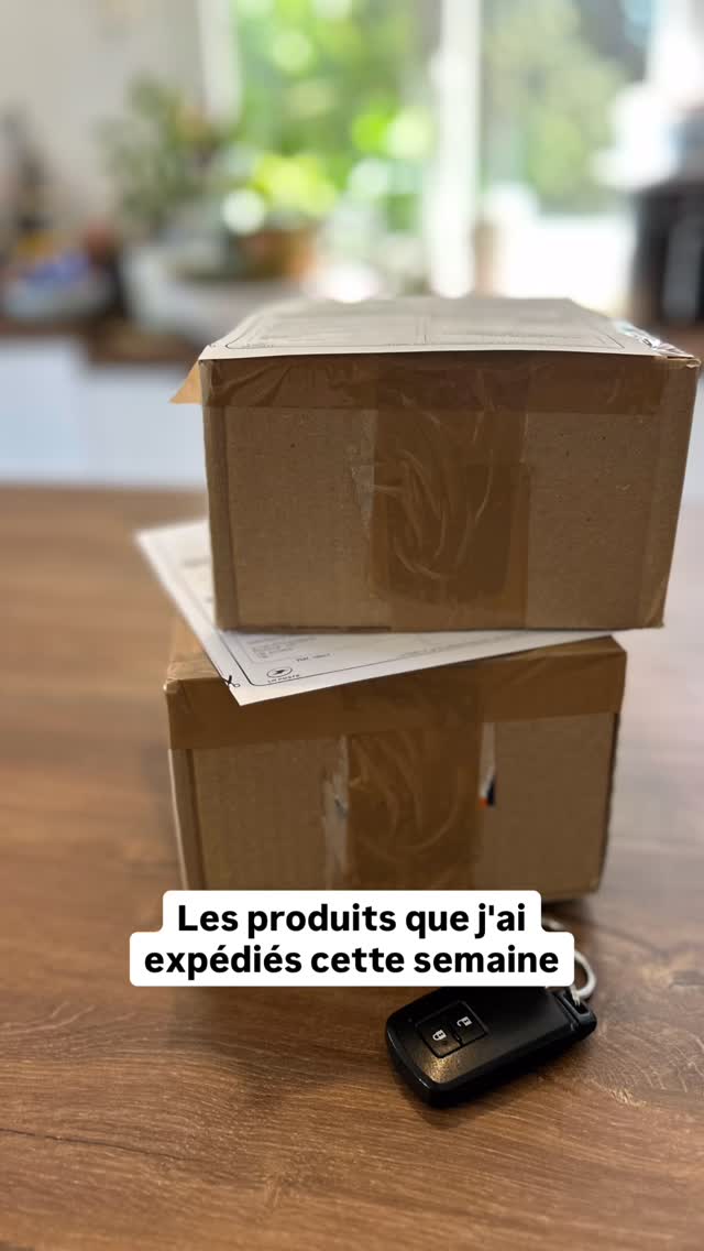 👀Cette semaine, quelques unes de mes créations ont pris la route, des nouvelles commandes à préparer et pas mal d’allers-retours dans l’atelier 🏃♀️
Un petit chalenge: dites moi en commentaire laquelle vous auriez choisi pour vous ?…
.
.
.
#toiledejouy #couturesurmesure #couturefrançaise #provencealpescôtedazur #creationartisanale