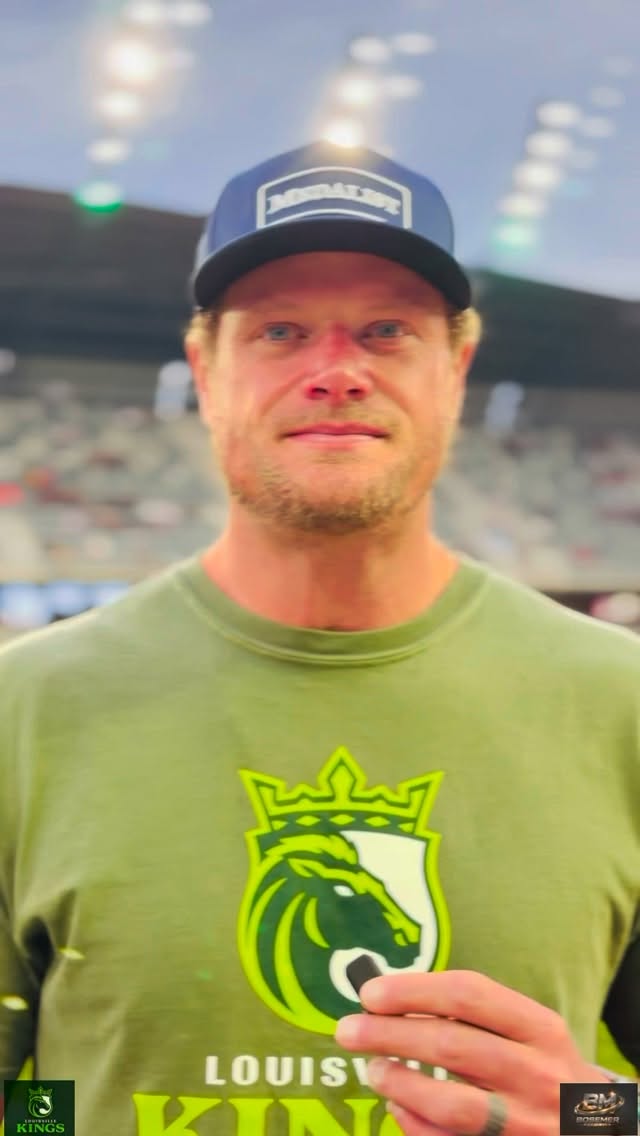 Just before kickoff of the game between @uflstorm and the @uflkings , I caught up w/ @nfl veteran, @louisvillefb legend, @EWood70 at @lynnfamilystadium
@ufl