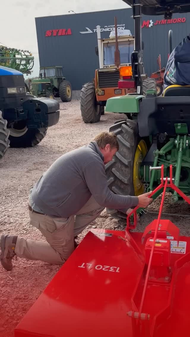 ¡NUEVA ENTREGA EN MARCHA! 🚜🔥
Felicitaciones a Joaquin Varela por la incorporación de su nueva Desmalezadora Yomel 1320 LT. ¡Pura agilidad y resistencia listas para dejar el campo en óptimas condiciones!
✅ Desmalezadora Yomel 1320 LT
✅ Rendimiento garantizado para tu mantenimiento
📞 ¿Buscás tu próximo implemento Yomel? Mandanos un mensaje y te asesoramos.
#Yomel #Implementos #Yomel #Campo #TrevorAgro EntregasMaquinaria