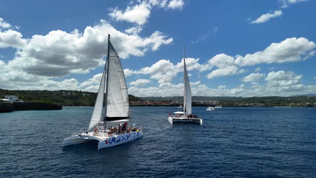 tiptopcatamaran.com
