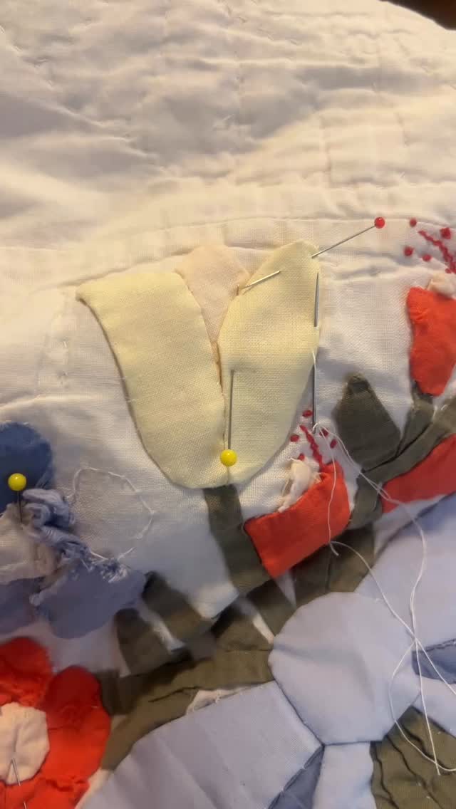 A little spring themed quilt repair!
#nycquilter #quiltersofinstagram #customquilts #quiltrepair #springquilt