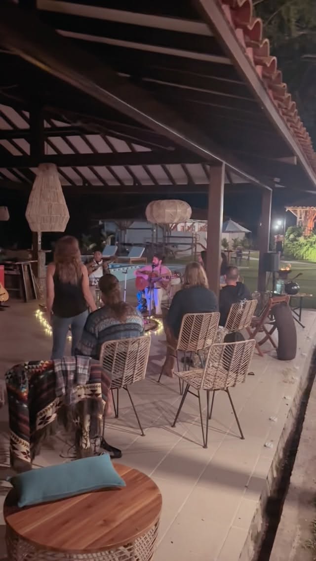 We celebrate life singing and dancing , closing our retreat with our dear brother @sebastianchavezmusic