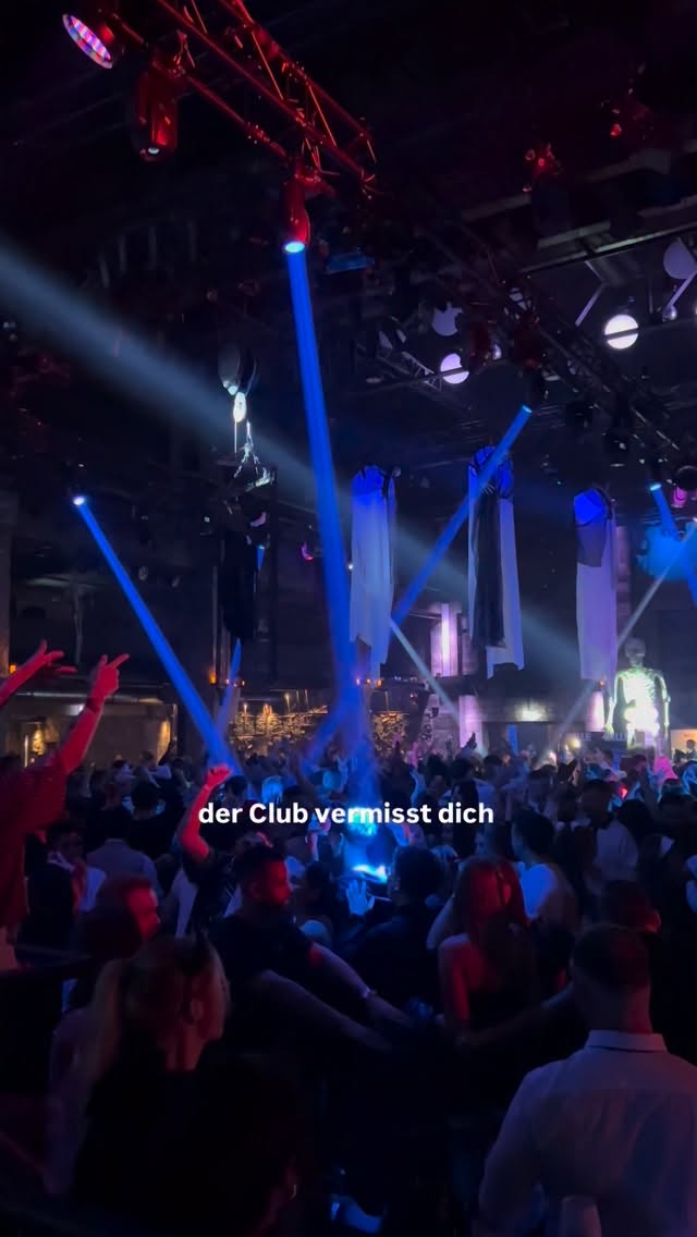 pov: wir vermissen dich ft. der Club vermisst dich 🥹
es wird Zeit sich ein Ticket zu kaufen und wieder in den Club zu gehen!😚
📍DIE HALLE Tor 2
🪩 30/04 - Tanz in den Mai Party
🎟️ Ticketlink in Bio.
#party #club #köln #event #halletor2