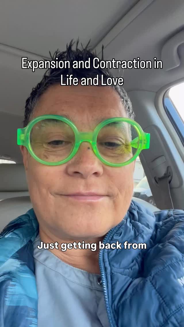All beings and things must have contraction in order to have expansion and visa versa. Is there one that is more exciting to you than the other or feels more comfortable? What comes up for you with the one that feel uncomfortable? Or what story comes up in your mind that makes that phase “bad”, “impractical”, “silly”, “scary”?
#somatichealing #embodiedrelationships #wlw #lesbianrelationships #fulfillingrelationships