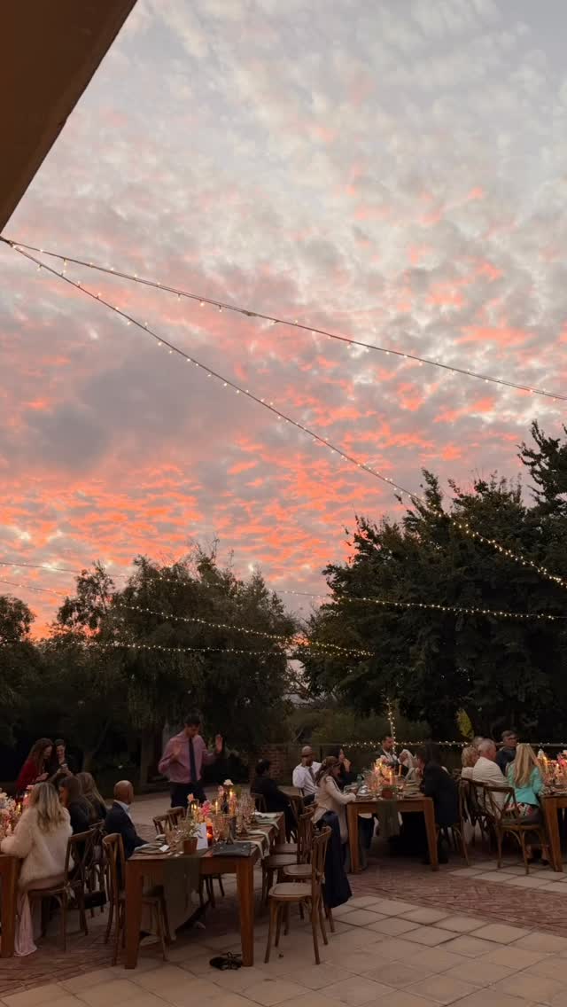 Exquisite sunset charming our guests this magical April wedding celebration ✨
#oliverock
#outdoorwedding
#gardenwedding
#mountainwedding
#doglovers
@olive_rock_venue
@edography.co
@rollingevents_sa
@urbantonicevents
@crumbcakessa
@saweddings
@pinkbooksa_
@tulbagh