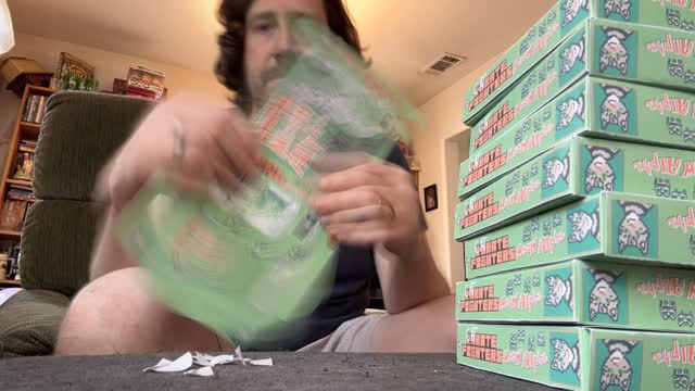 Just folding some boxes! Fresh new handmade complete in box copies of Catraté Fighters: Meow Alpha are now available for Gameboy!
Check out my Etsy store in the bio!
Support real human art!