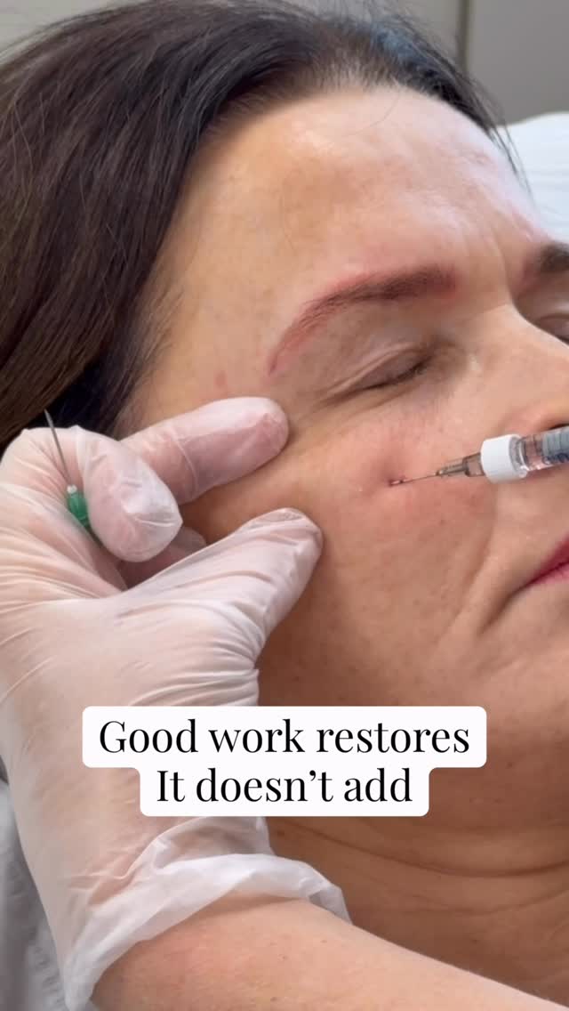 The goal isn’t to add volume.
It’s to restore what’s been lost.
Done properly,
no one notices the treatment.
They notice the difference.
📩 DM “FACE”
📧 hello@lifestyleyou.co.uk
📱 WhatsApp: 07843 841144
#facialstructure #injectablesuk #naturalresults #aestheticclinic #skinresults