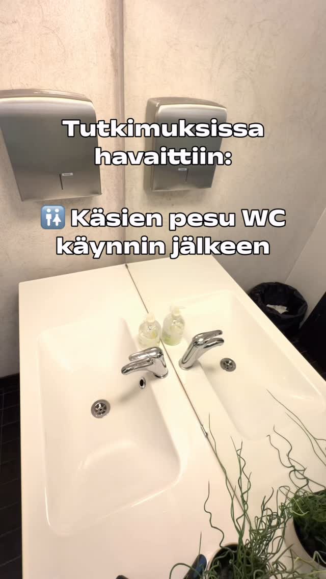 🚻 Pieni totuus WC-käyttäytymisestä…
Kaikki eivät pese käsiä.
👩⚕️Naisista lähes kaikki pesevät.
👨🏻⚕️ Miehistä jopa joka kolmas saattaa jättää pesemättä.
Ja tämä näkyy pinnoilla🫣.
Kahvoissa.
Hanoissa.
Työpisteissä.
Siksi siivous ei ole vain siisteyttä –
se on myös hygieniaa.
Me siivoamme.
#siivous #hygienia #toimitilat #puhtaus #sivex