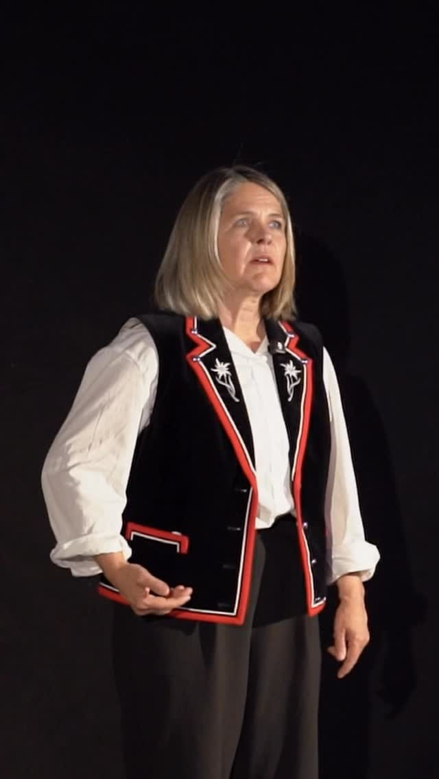 ⸻
Diese Geschichte habe ich gestern auch im Kino erzählt –
Glück pur. ✨ Danke, Kino Meiringen, dem wunderbaren Publikum
und Martin Kettler für die super coole Musik & die grandiose Überraschung.
Ihr hättet noch lange „mege“–
ich leider nicht mehr. 😉
#kinomeiringen #geschichten #glückpur #dankbar