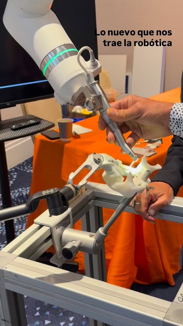 Me encanta actualizarme, la excelencia debe ir de la mano de la academia y la tecnología.
Estos eventos siembran la inquietud y nos permiten avanzar al ritmo de los avances en implantologia y rehabilitación oral