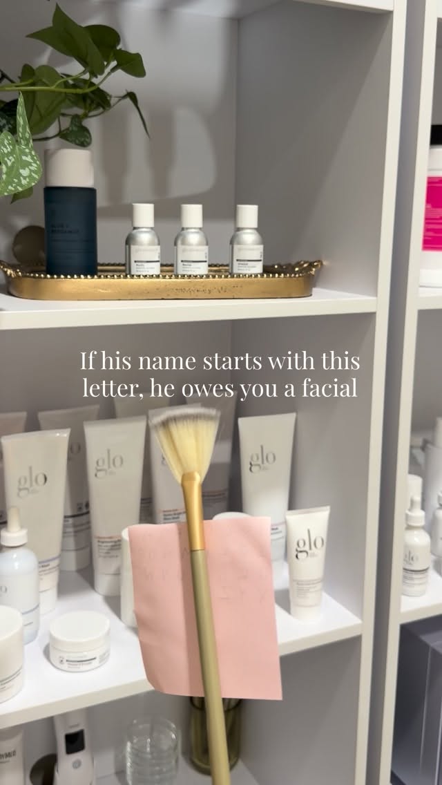 You HAVE to do it if you see your initial..👀
Send this to him and get ready for the ultimate relaxing experience here at Alchemy Aesthetics with one of our facials tailored to what your skin needs.
#facials #skincare #esthetician #yorkmaine #spa