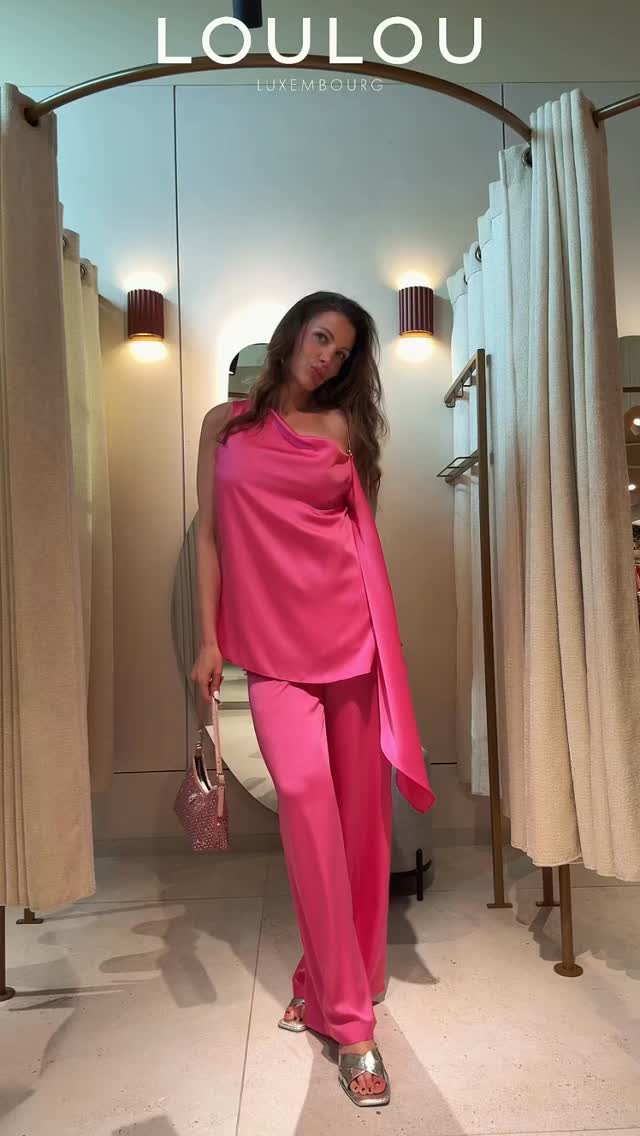 LOULOU X KOCCA 💫
Des silhouettes qui captent la lumière… et les regards.
Chaque look a son énergie.
Chaque pièce a son moment.
Et vous … vous choisissez lequel ?
👀 → Nous vous avons détaillé CHAQUE look en story (et ça vaut le détour)
🛍️🤩 Passez en boutique avant qu’ils ne disparaissent…
#loulouluxembourg #kocca #summerlooks #newin #fashioninspo