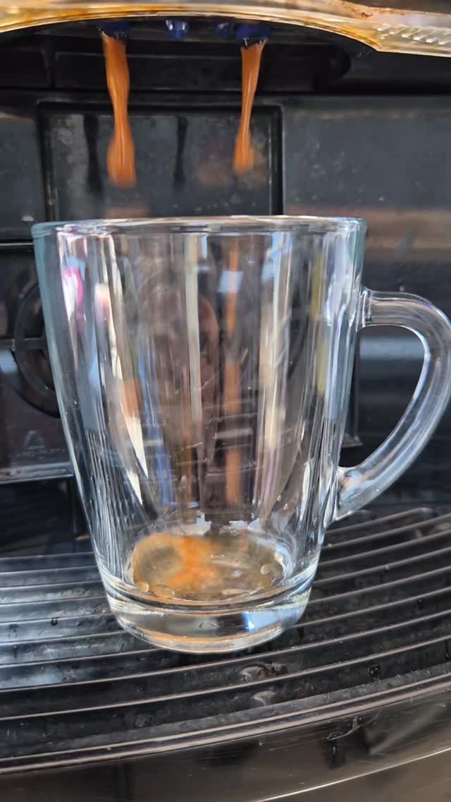 Un p'tit café ? ☕️
Le Bar est ouvert tous les jours !
Après ton activité, fais-toi plaisir avec une bonne glace de chez @folieglacee_fro 😋🍨 fait maison 🫶
#glace #cafe #bardeplage #BaseNautiqueSJDM #paysdesaintjeandemonts