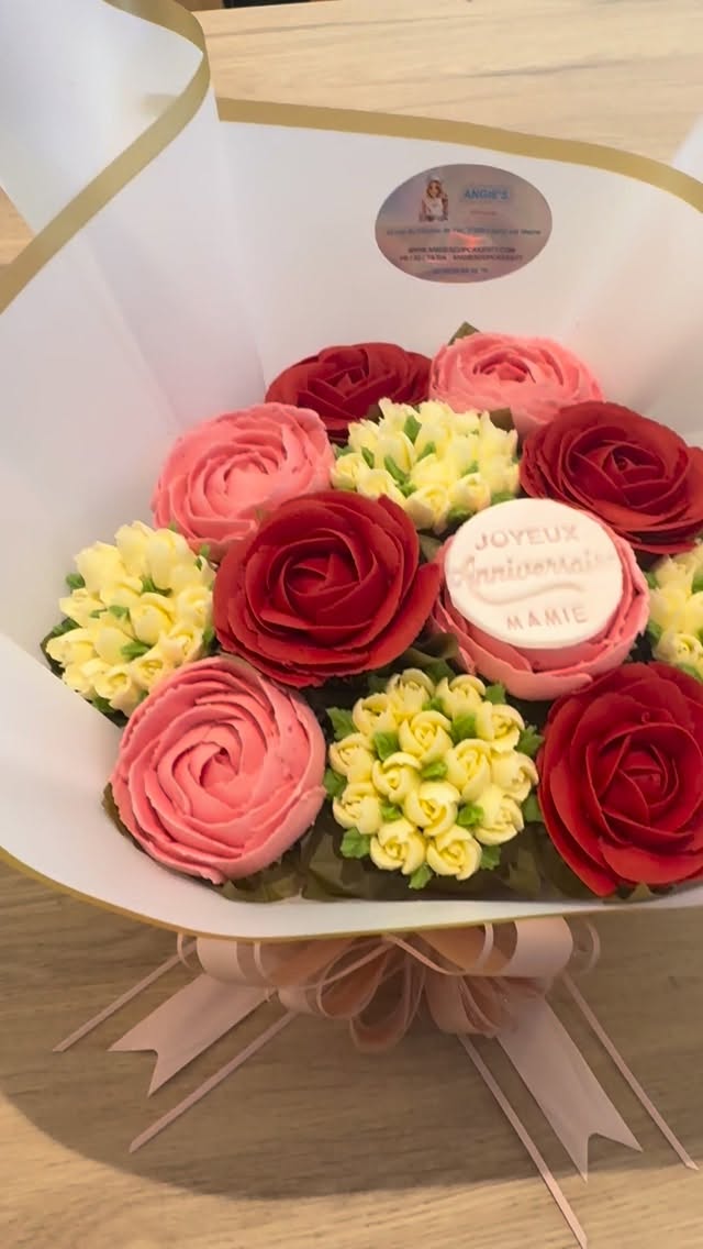 #cupcakes #angiescupcakes77 #bouquetdecupcakes #patisserietrompeloeil
