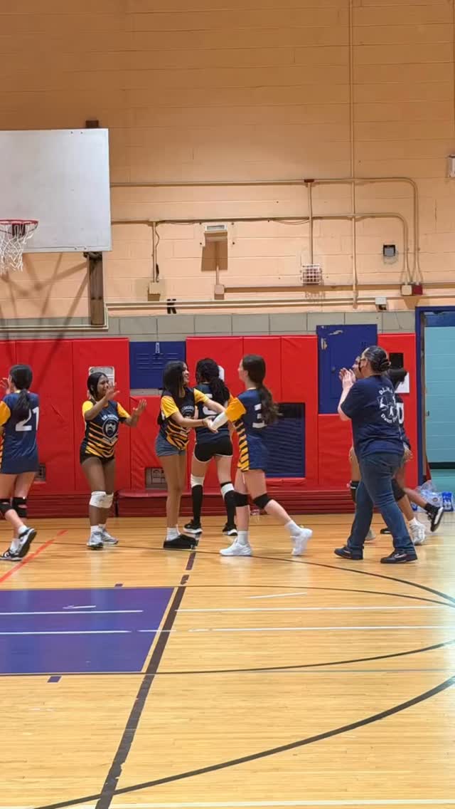 ¡Wepa! Bump, set, spike, WIN! Cheers to our JV and Varsity Volleyball teams on their wins yesterday. 🏐✨🏐✨ #dlmsfamilia #nycpublicschools #teamworkmakesthedreamwork