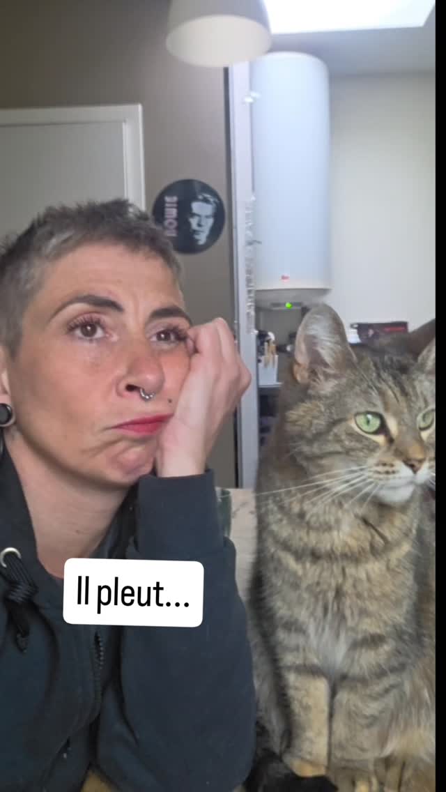Je peux pas contrôler cette météo de schizophrène 😅,
Mais clairement l'ambiance, si! 😍🕯
Et toi, t'as aussi rallumé une bougie cette aprèm ? 😋