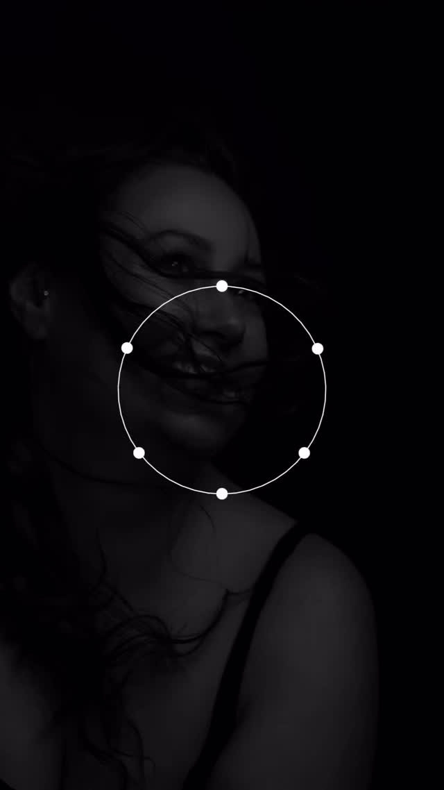 Personne n’est à l’aise au début.
Et pourtant… c’est là que tout commence.
#osezvousreveler #shootingfemme #confianceensoi #photographeessonne #portraitfeminin