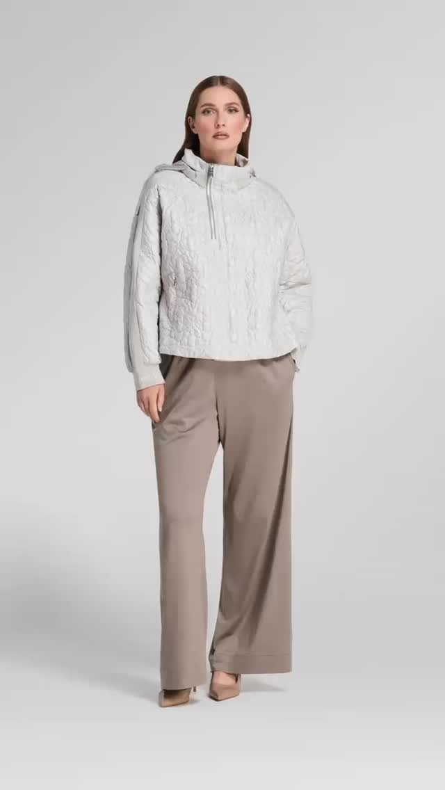 Dürfen wir vorstellen: Diego M aka italienische Leichtigkeit vom Allerfeinsten. 🇮🇹✨
@diegom.official steht für moderne Outerwear mit einem klaren Anspruch:
leicht, hochwertig, unkompliziert. Also genau so, wie wir es bei MODE GAMMA mögen.
Jacken und Mäntel von Diego M sind gemacht für genau diese Übergangszeit: Wenn morgens noch Frische in der Luft liegt und man trotzdem nicht auf Stil verzichten will. 🌤️
Entdecke ausgewählte Stücke von Diego M bei uns im Store in Münchwilen. Wir beraten dich gern. 🤍
#ModeGamma #anziehendanders #Frauenmode #StyleTip #Muenchwilen #DiegoM #90JahreModeGamma