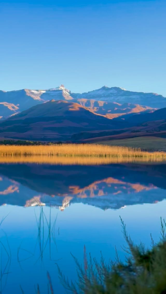 If you’re craving space, silence, and something real…
Giants Cup Wilderness Reserve offers a kind of beauty that’s hard to put into words.
Towering mountains, untouched landscapes, and complete privacy in a pristine setting.
Stay in luxury, surrounded by nature, and let everything else fall away.
Your escape is waiting.
Book now.
#drakensberg #nature #naturelovers #beautifuldestinations #getaway