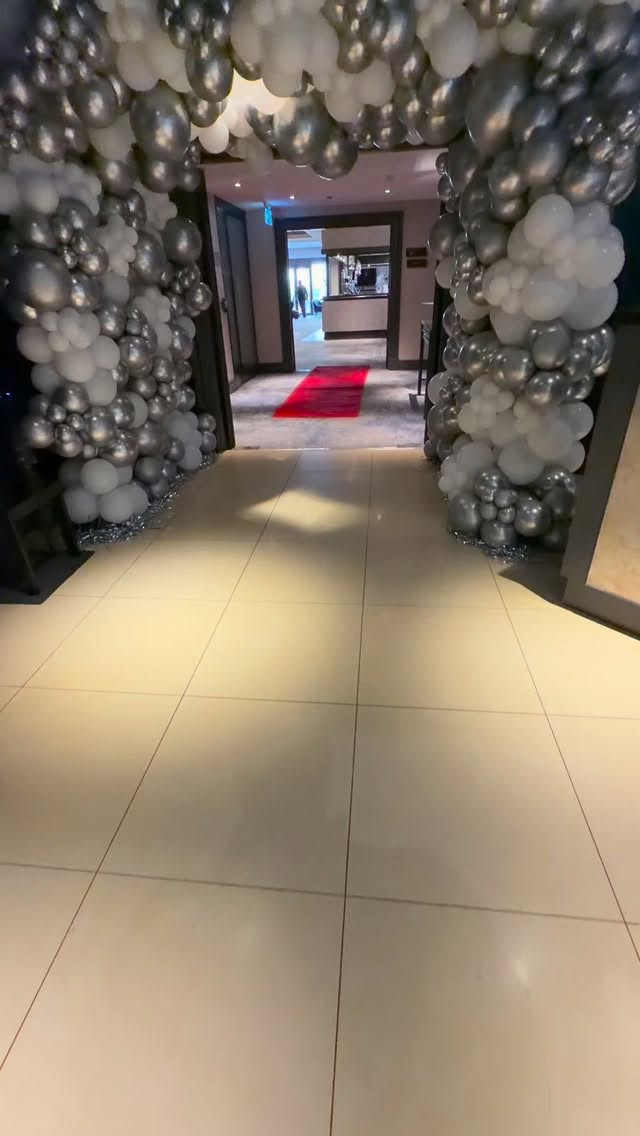 Tunnel enterance 🪩
@cardiffmarriott 📍
@kalisanuk
#organicballoons #balloonarch #balloontunnel #cardiffballoons #balloondecoration