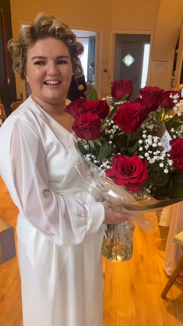 A beautiful start to wedding season celebrating Carol’s special day. 🤍 It’s always such an honour to be part of a bride’s journey, and I loved creating her makeup look for the big day - she looked absolutely stunning. ✨ The morning was filled with so much fun, laughter, and unforgettable moments. 💫
Hairstylist: @claircrown_and_glory
Photographer: @simonpearephotography
Content creator: @aislebethere_
Makeup: @louisekeanemakeup
#bridalmakeupartist #bridalmakeup #wicklowmakeupartist #dublinmakeupartist #leinstermakeupartist