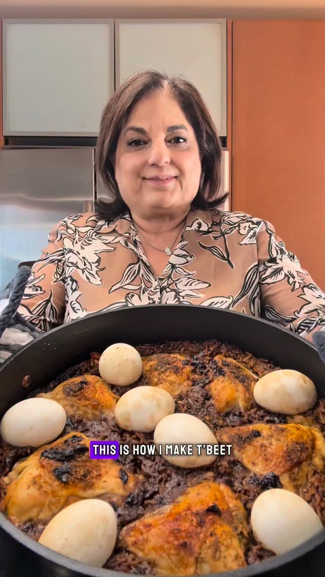 T’BEET EXPRESS (easy version)
INGREDIENTS:
• 500g basmati rice
• 6 pieces of chicken (your choice)
• 1 tablespoon salt
• 1 teaspoon black pepper
• 4 teaspoon baharat spice
• 4 teaspoon tomato puree
• 1 onion, chopped
• 3 tablespoon oil
• 8 boiled eggs (optional)
• 1 teaspoon cardamom powder
• Dried rose petals (to garnish)
• 1.5 liters boiling water
HOW TO MAKE:
- Sauté the chopped onions in oil until golden.
- Add the chicken and cook golden on both sides.
- Add tomato puree, salt, and pepper to the pan.
- Pour in 1.5 liters of boiling water, cover the pan, and cook the chicken for 30 minutes.
- Wash your basmati rice thoroughly.
- Remove the cooked chicken from the pan and set aside.
- Add the baharat spice and the washed basmati rice to the remaining liquid in the pan.
- Cook the rice until all the water is absorbed and the rice is tender.
- Place the chicken pieces back on top of the rice.
- Sprinkle cardamom powder and rose petals over the chicken and rice.
- Optionally, place the boiled eggs on top of the dish.
- Cover the dish with parchment paper, then seal it with aluminum foil.
- Bake in a preheated oven at 170°C (340°F) for 2 hours.
- For a crispy rice bottom (hakkaka), cook the dish on low heat for an additional hour.
- Serve the dish with a cucumber and tomato salad and a side of amba pickle.#iraqifood #middleeasterncuisine #homemade #foodlover #yummy