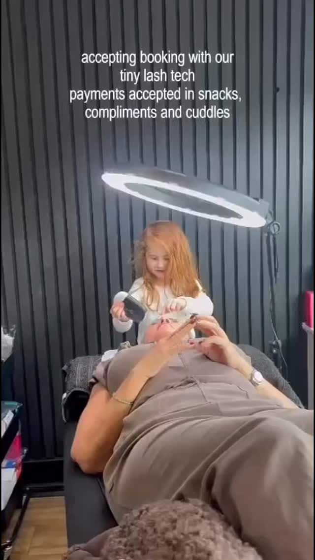 Half term but make it lashes 💁♀️✨
Our Mini Essexlash is leveling up while keeping the clients entertained 💫
And of course… Lovey is here for the lash chats 💕
#miniessexlash #essexlashsalon #minilashart #halftermhappiness