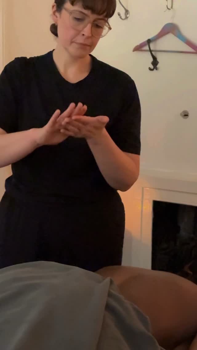 Most people know massage feels good. But few stop to ask why.
It’s not just the tension leaving your shoulders. It’s not just a quieter nervous system.
It’s the moment you remember you have a body.
We live so much of our lives from the neck up, lost in to-do lists, decisions, mental noise. Our bodies carry us through the day, mostly ignored.
A good massage changes that. For an hour, your body stops being background. It becomes the whole conversation.
You start noticing things. The weight of your own limbs. The way your breath slows. The realisation that you’ve been holding yourself together for weeks without ever checking in.
That’s not a luxury. That’s a reset.
When did you last actually arrive in your body?
#massageinbath #bathsomerset #athomemassage #massagetherapy