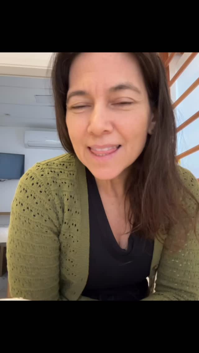 Nem vários parceiros. Nem parto vaginal :)
A ideia de que a vagina ‘fica larga’ é um mito — e dos grandes.
O que muitas mulheres sentem como ‘frouxidão’ tem outra explicação:
▫️ alteração do assoalho pélvico
▫️ perda de força e coordenação
▫️ mudanças após gestação
▫️ fatores hormonais
Ou seja: não é sobre quantidade.
👉 É sobre função.
E a melhor parte? Tem tratamento.🤩🤩