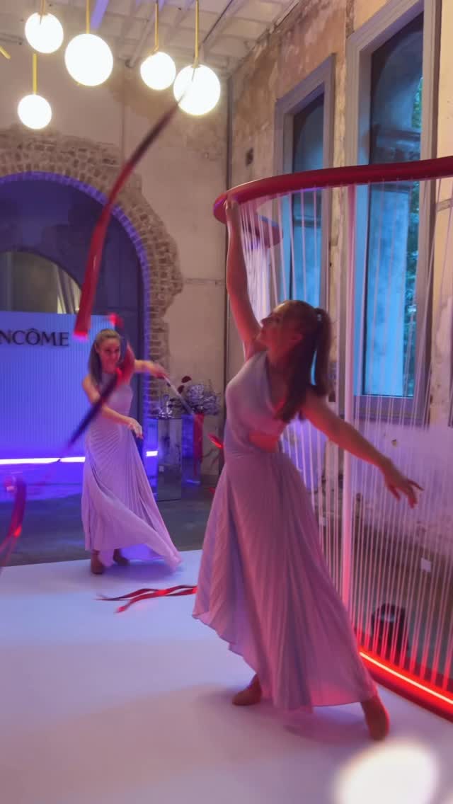 Designed for the moment ✨
Our Roving Ribbon Duo created exclusively for the launch of Lancôme Rénergie, soft movement, flowing lines, and a touch of luxury woven through the night.
An intimate VIP evening with influencers, beauty, and performance coming together in the most effortless way.
#Lancome #Renergie #DanceCircus #RovingEntertainment #RibbonDancers
thanks to @romanobeck @dancecircusentertainment @lancomeofficial