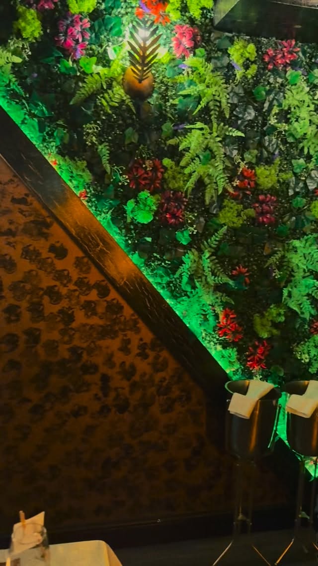 Friday 😍🎊🍾🥂❤️💃 @zebrano_brentwood