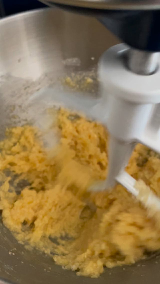 Vous aussi vous aimez l’acidulé de la framboise associée à la douceur du chocolat blanc ?
Dites moi en commentaire si vous êtes comme moi !
Et si oui, ce cookie est pour vous ! 🍪🤤
Le bicolore Framboise-chocolat blanc.
Édition limitée disponible jusque la fin de l’été !
Alors ne traînez pas à le commander :
💻Www.alixgodart.com
#cookiesframboisechocolatblanc #editionlimitee #arrisanatlocal #papillesenfolie