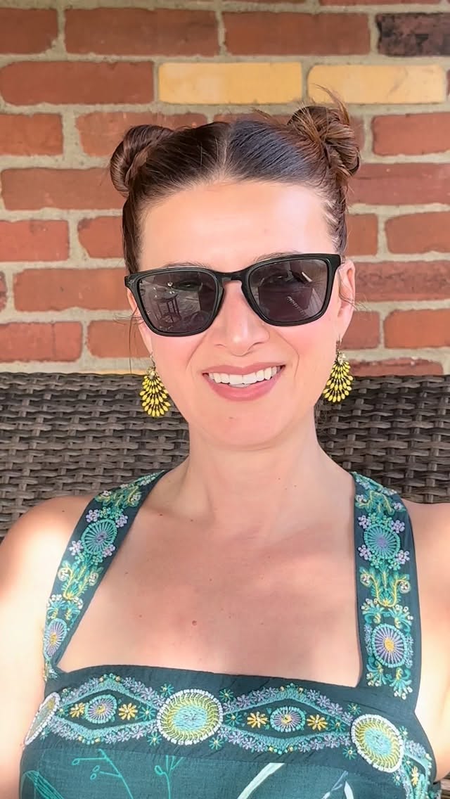 When you try to teach your podcast co-host how to work on some fierce smiles…but she’s not understanding the assignment 😬