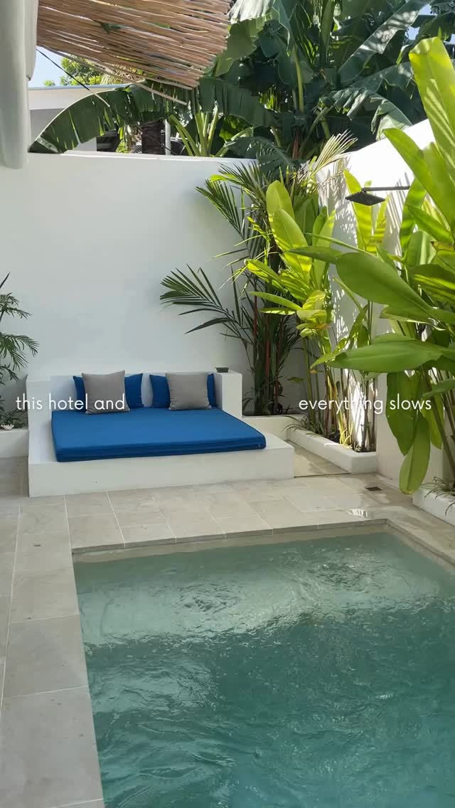 Some places don’t ask you to slow down, they just make it happen💤
#KOHOAir #GiliAir #GiliAirIsland #SlowLiving #IslandEscape #StayInGili #VisitLombok #BoutiqueHotel #IslandCalm #TropicalStay
