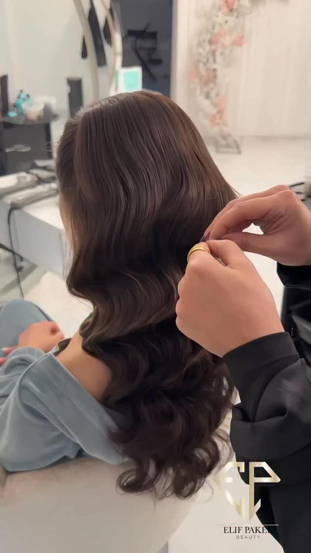 Wie findet ihr das mit den Perlen ? #hairstyle #tutorial #braut #hair #instagram