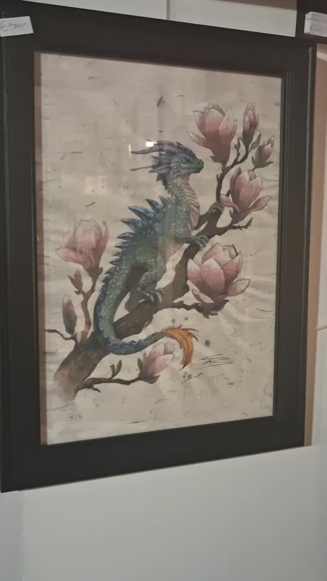 Wat een fantastische dag weer bij De Zilveren Vos! Gezelligheid, workshops, plankjes gevuld met nieuwe loot, en een super gaaf verjaardagscadeau van @decivelt en @nanda_creates ❤️ Dank jullie wel, ik voelde met echt helemaal jarig 🥳
Komen jullie de nieuwe merch binnenkort ook van dichtbij bekijken?