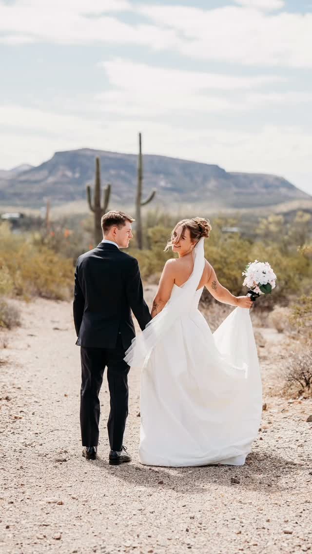 It was always YOU 🤍💍
.
.
#weddingday #weddingphotos #weddingphotographer #weddingphotography #weddinginspiration @thevenueatchilleens