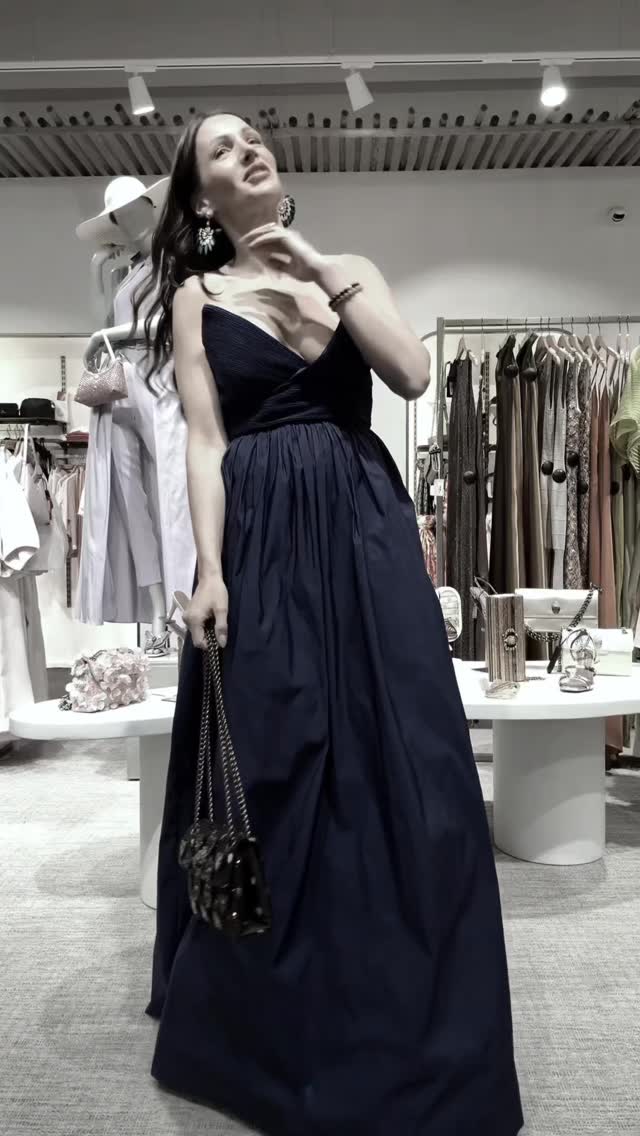 La robe parfaite est enfin là 💙
Elle vient tout juste d’arriver… et elle ne restera pas longtemps.
Un événement ? Parfait.
Pas d’événement ? Créez-le.
Disponible dès maintenant dans notre boutique LOULOU BELLE ETOILE ✨
#LOULOU #robeiconique #eleganceabsolue #premiumdress #luxembourg